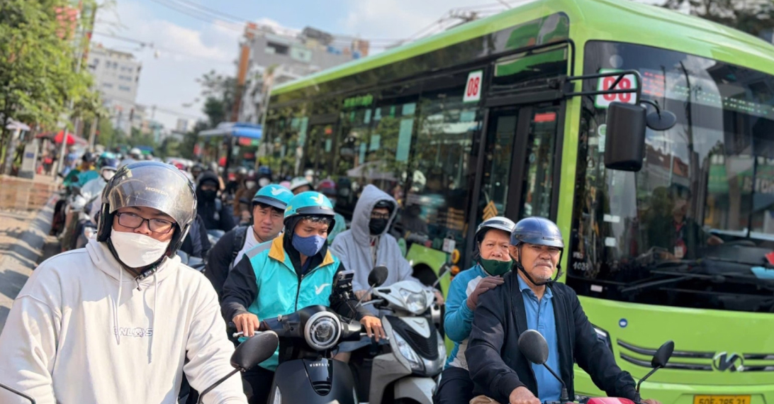 kiểm soát khí thải xe công cộng
